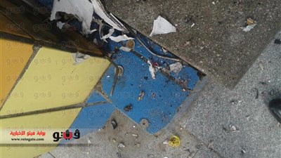 بالصور.. تناثر حصيلة أموال شباك تذاكر «مترو شبرا الخيمة» على الأرض