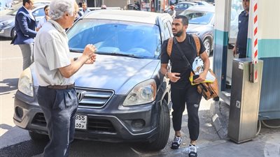 أحمد فتحي ينضم لبعثة الأهلي في بيروت
