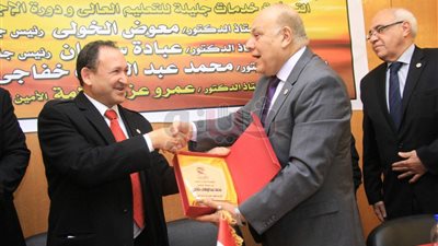 نادي قضاة مجلس الدولة يهنئ الدكتور خفاجي بتكريم «علماء مصر»