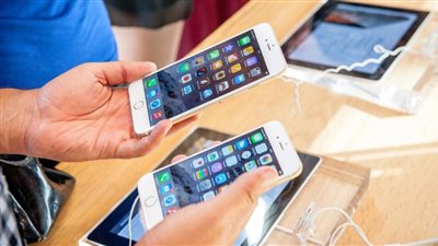 هبوط في أرباح أبل ومبيعات آيفون تتراجع بنسبة 15%.. وارتفاع إيرادات آيباد