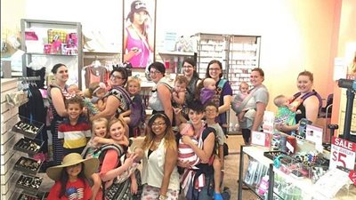 بالصور.. امرأة غاضبة لنشر صورتها وابنتها عبر «فيس بوك»