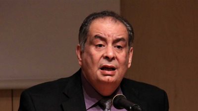 أستاذ تاريخ سعودي يشن هجوما حادا على يوسف زيدان