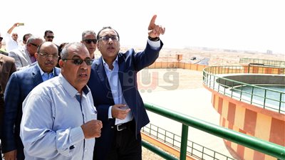 قطار جولات رئيس الوزراء بالصعيد يتوقف في سوهاج الجديدة.. «مدبولي» يتفقد وحدات الإسكان الاجتماعي ويكلف بزيادة المواصلات وتشغيل كل الخدمات..يزور سوق الجملة ومحطة المياه..وقريبا بدء تنفيذ مستشف