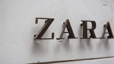 بالصور.. امرأة تقاضي «Zara» بعد العثور على قوارض متعفنة في فستان