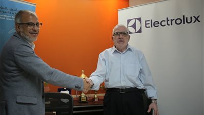 «إلكترولكس مصر» تجهز صيدليات إكلينيكية لتخفيف الآم مرضى السرطان