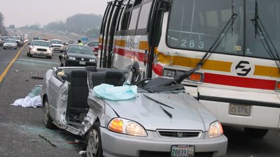 «طرق الموت بالدقهلية».. رافد جمصة يحصد أرواح المواطنين منذ 8 سنوات.. يعاني عيوبًا فنية منذ إنشائه.. ونزاع على إصلاحه بين «الطرق والكباري» و«إدارة الساحل».. والمحافظ يؤكد 