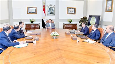 8 تكليفات من السيسي للحكومة اليوم.. مواصلة البحث والاستكشاف عن الغاز والبترول.. الالتزام بالتوقيتات والجداول الزمنية المقررة للمتحف الكبير.. وتطوير المنطقة المحيطة بالمتحف المصري وبحيرة عين الصيرة