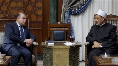 شيخ الأزهر يبحث مع رئيس البورصة مبادرات رفع الوعي الاقتصادي في المجتمع