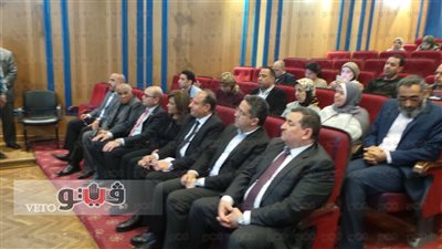 بدء المؤتمر الصحفي لوزير الآثار في الإسكندرية