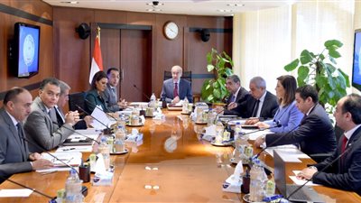 «اقتصادية الحكومة» تبحث مشروع قانون تنمية المشروعات الصغيرة والمتوسطة