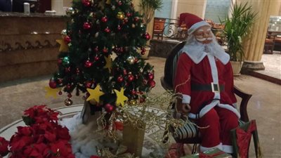 شجرة الكريسماس وبابا نويل.. استعدادات فنادق الإسكندرية للعام الجديد