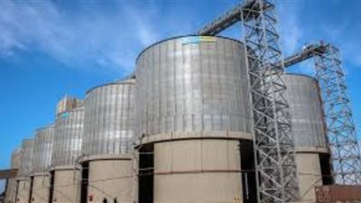 53 ألفا و451 طنا من الحبوب والغلال في صومعة ميناء دمياط