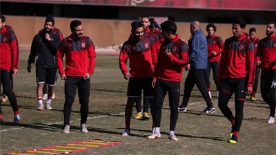 حسين الشحات يتعافى من نزلة البرد ويشارك في مران الأهلي