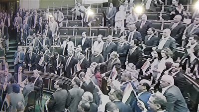 البرلمان يهنئ السيسي بفوزه في الانتخابات.. والنواب: تحيا مصر