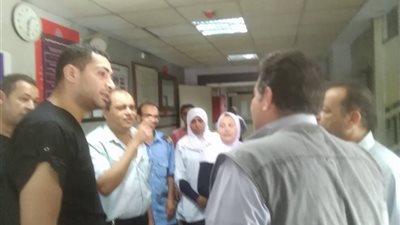 رئيس الحي يتابع خدمات طوارئ مستشفى شبرا العام في العيد (صور)