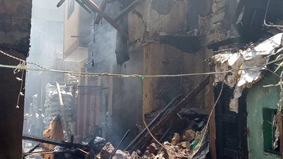 الحماية المدنية تسيطر على حريق بعقار في بولاق أبو العلا (فيديو)