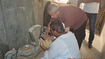رئيس مدينة القصير يتفقد المخابز خلال إجازة عيد الفطر (صور)