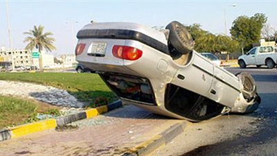 إصابة 4 أشخاص إثر انقلاب سيارة ملاكي بجبل الزيت