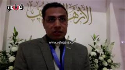 يرفع شعار «التسهيل مهمتنا».. إقبال كبير على جناح الأزهر في معرض الكتاب.. أصدر 1500 فتوى في ثمانية أيام.. و«استمارات أسرية» لـ«لم الشمل».. أسئلة بالجملة حول الطلاق والموار