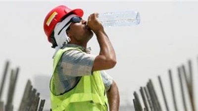 السعودية والإمارات تحظران العمل تحت أشعة الشمس حتى 15 سبتمبر