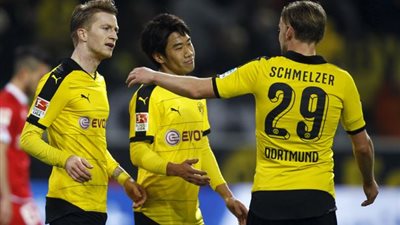 «دورتموند» يتعادل سلبيا أمام «لايبزيج» بالشوط الأول