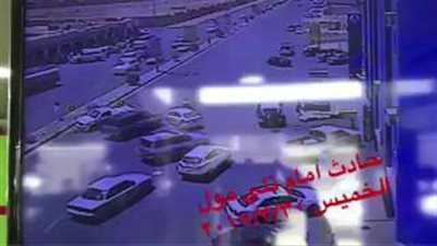 بالفيديو.. حادث تصادم مروع بين أربع سيارات بالسعودية