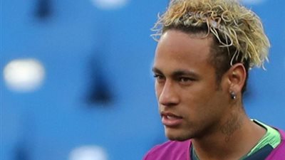 نيمار ملك قصات الشعر (صور)