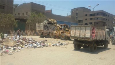 بالصور.. رفع ألفي طن قمامة في أول أيام العيد بشبرا الخيمة