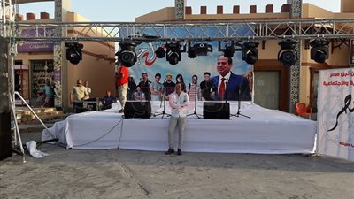 انتهاء تجهيز مسرح الاحتفال بفوز السيسي بشرم الشيخ (صور)