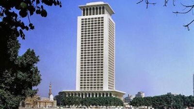 الخارجية تحذر المصريين من شركات إلحاق العمالة الوهمية.. أندونيسيا على رأس القائمة.. شركة توظيف إماراتية تنصب على مصري.. وتزايد حالات النصب على المصريين بالسودان