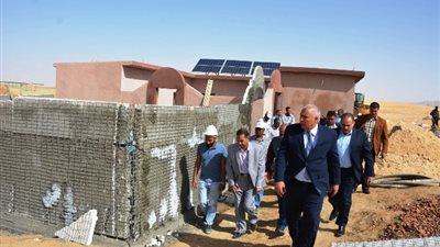 إنشاء محطتي مياه وصرف صحي بالقرى النموذجية في الوادى الجديد