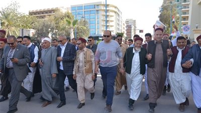 مسيرة حاشدة لأهالي مطروح احتفالًا بفوز السيسي بفترة رئاسية ثانية (فيديو)