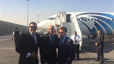 بالصورة.. توديع المتحدث الرئاسي للسفير علاء يوسف بمطار القاهرة