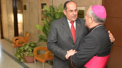 محافظ سوهاج يستقبل برونو موزارو سفير الفاتيكان في مصر (صور)