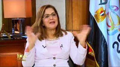 وزيرة التخطيط: انخفاض الأسعار 20% خلال أيام.. إجراءات الإصلاح الاقتصادي لا تتم بعصا سحرية.. صندوق النقد لا يمارس أي ضغوطات أو إملاءات على مصر.. ولن يتم تسريح أي موظف من الجهاز الإداري بالدولة
