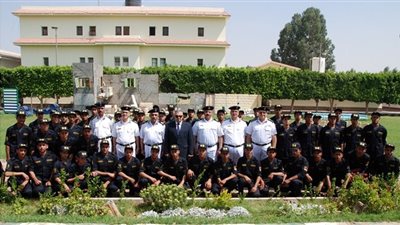 بالصور.. رئيس أكاديمية الشرطة يشهد بيانا عمليا للكلاب البوليسية