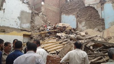 4 مصابين في انهيار عقار حدائق القبة .. ولا قتلى