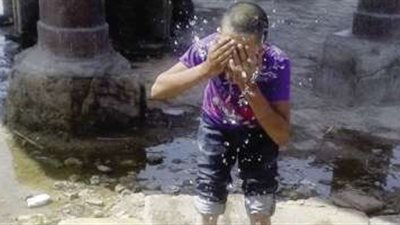 «الست خضرة» تعالج الأمراض الجلدية بحلوان.. «تقرير»