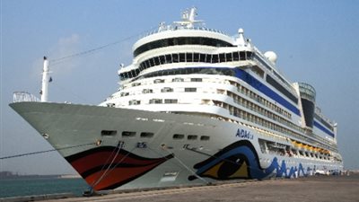 ميناء نويبع يستقبل سفينتين وعلى متنهما 324 راكبا