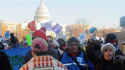 مظاهرات أمام الكونجرس بسبب خطاب ترامب عن عامه الأول كرئيس