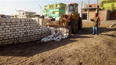 تنفيذ 23 قرار إزالة تعديات على أملاك الدولة بحي جنوب بورسعيد (صور)