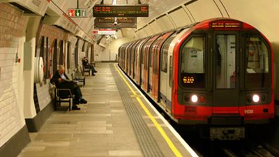إعادة فتح محطة مترو الأنفاق في لندن بعد إنذار أمني