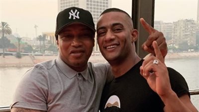 محمد رمضان يلتقي نجم السنغال الحاج ضيوف (صور)