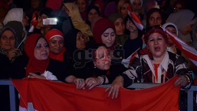 أعلام مصر تزين الاحتفال بفوز السيسي بميدان رابعة العدوية (صور)