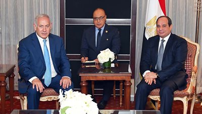 تفاصيل لقاء السيسي ورئيس وزراء إسرائيل في نيويورك (فيديو وصور)