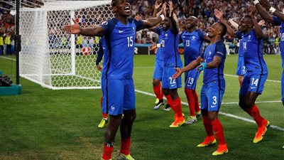 بالفيديو.. فرحة هيسترية بين لاعبى فرنسا بعد التأهل لنهائى اليورو