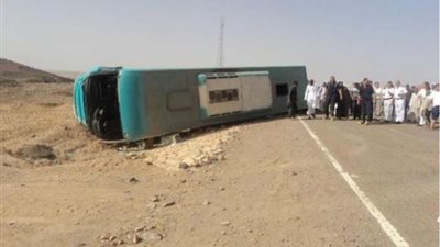 بالأسماء.. إصابة 4 أشخاص في حادث انقلاب أتوبيس سياحي بشرم الشيخ