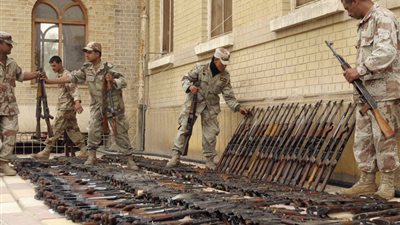 نيويورك تايمز: إيران تمد العراق بالسلاح وزرعت داخله وحدة استخبارات