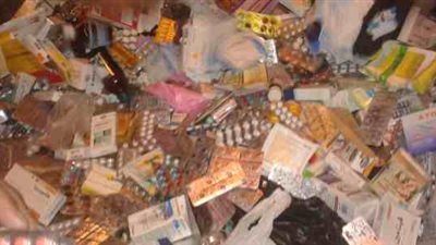 العثور على كميات من الأدوية الطبية بصناديق القمامة في الدقهلية