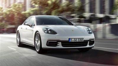 بالصور.. أول اختبار قيادة لسيارة بورش بانميرا 2018 الهجينة